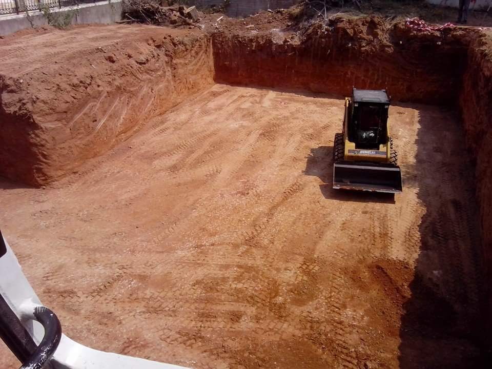 Λαστιχοφόρος φορτωτής 226 CAT