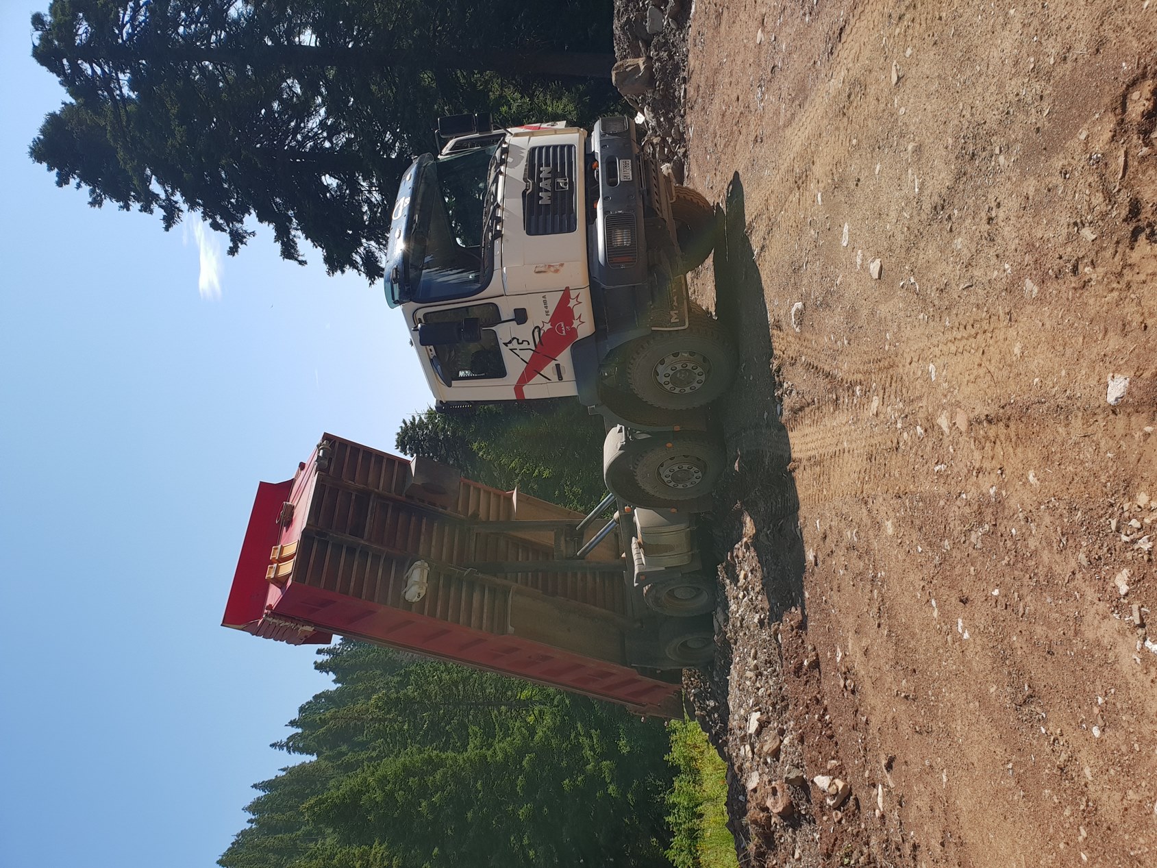 3 Φορτηγά τετραξονικά