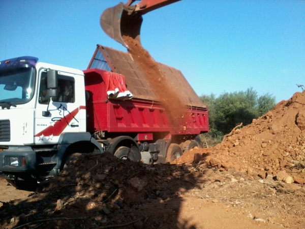 &Chi;ώ&mu;&alpha;&tau;&alpha; &gamma;&iota;&alpha; &kappa;ή&pi;&omicron;&upsilon;&sigmaf;